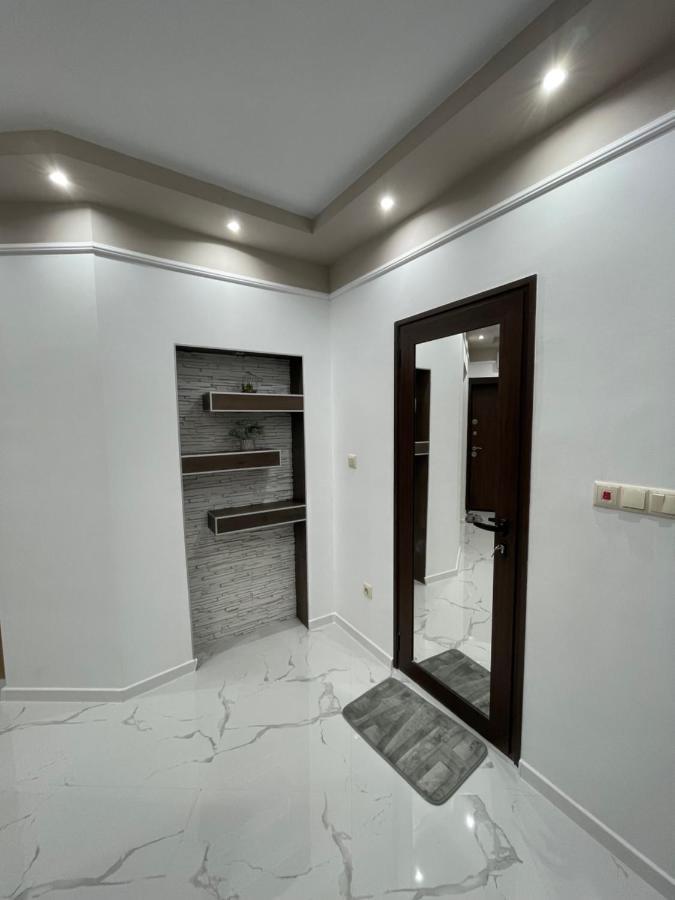 Apartament Deluxe Karina-Free Parking Burgas City Exterior foto