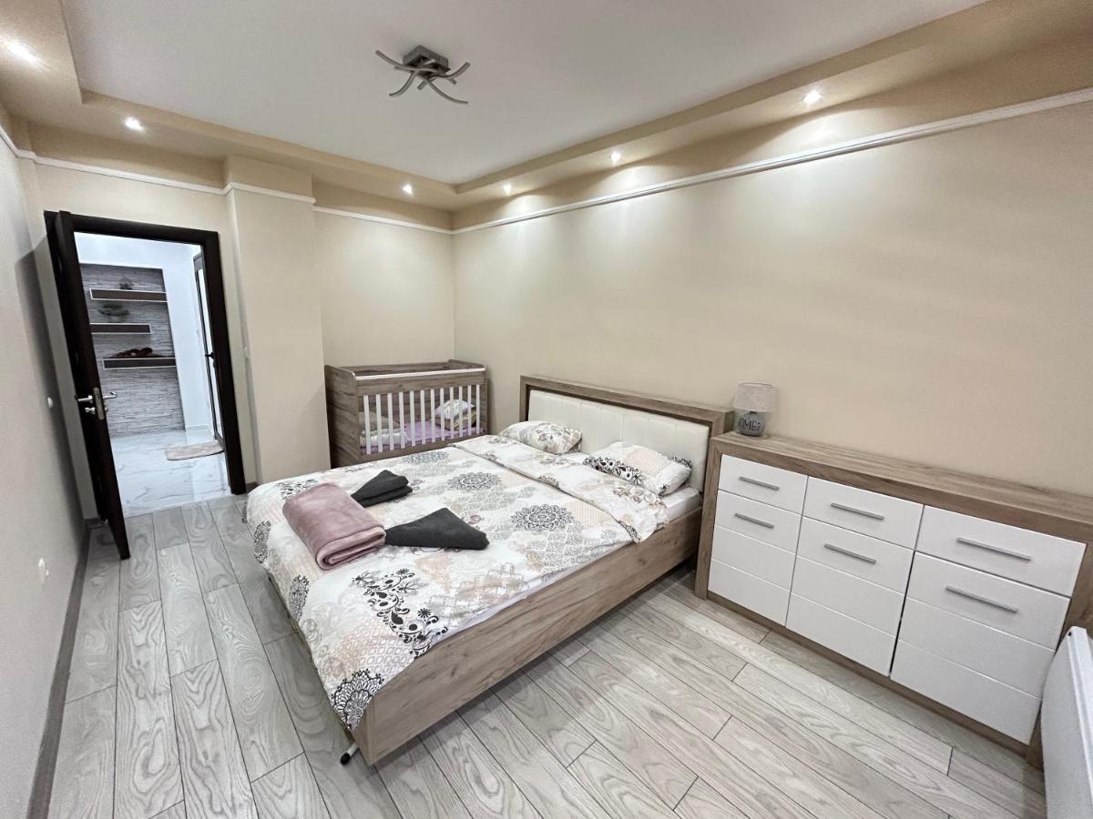 Apartament Deluxe Karina-Free Parking Burgas City Exterior foto